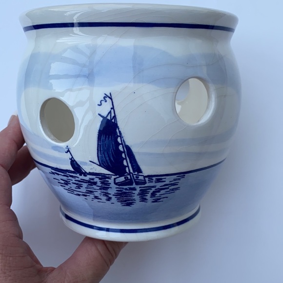 Vintage Delft Holland earthenware planter - Picture 2 of 12